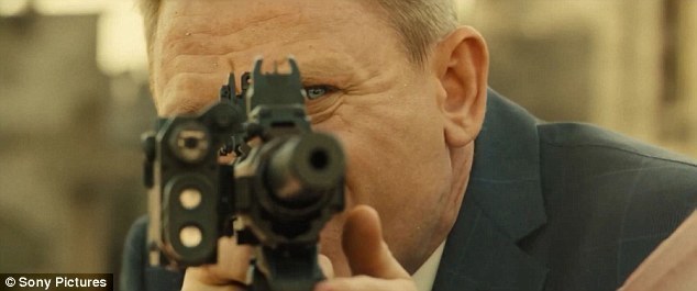 2ABEA98600000578-3170455-Action_packed_The_trailer_sees_007_infiltrate_a_secret_meeting_a-a-61_1437571344831.jpg